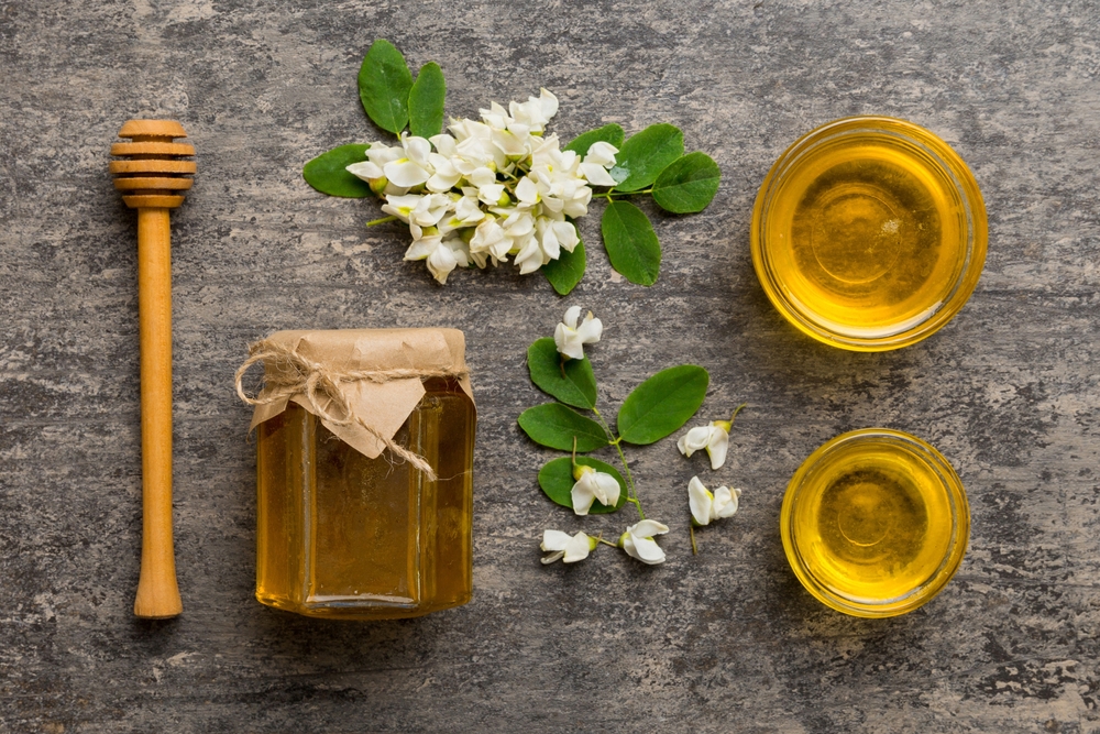 Honey,Jar,With,Acacia,Flowers,And,Leaves.,Fresh,Honey,Top